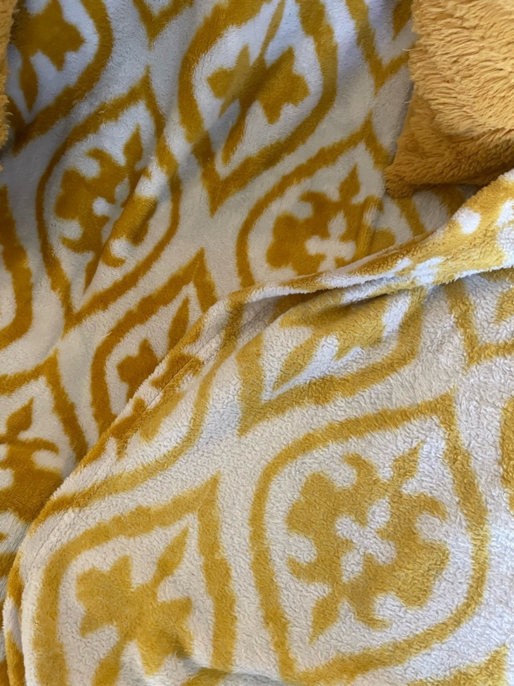 $5 w/ purchase Blanket Yellow and White Decorative Throw ~ 50” x 70